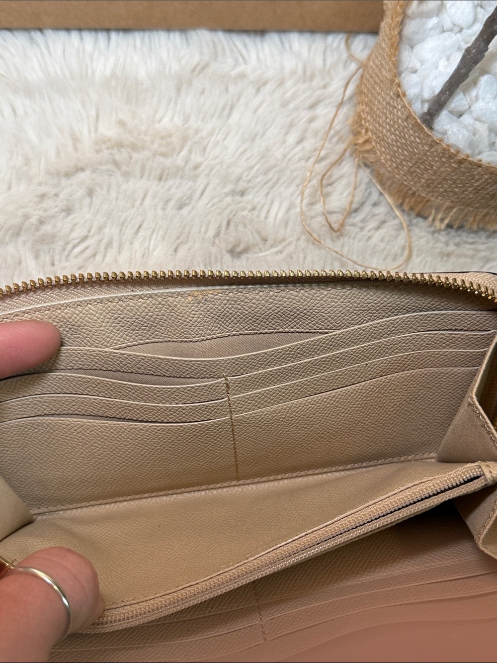 ✨ Coach Crossgrain Leather Accordion Zip Wallet✨ - Picture 9 of 14